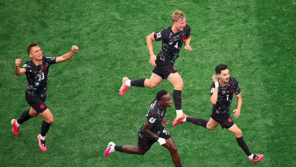 Canadá le ganó a Sudáfrica con un golazo y logró una histórica clasificación a octavos